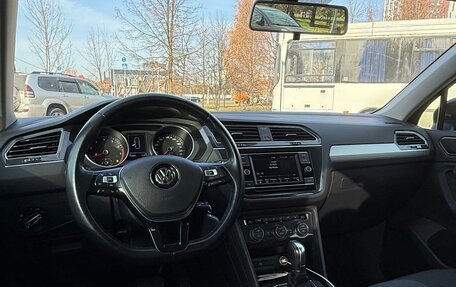 Volkswagen Tiguan II, 2018 год, 2 200 000 рублей, 11 фотография
