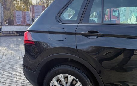Volkswagen Tiguan II, 2018 год, 2 200 000 рублей, 17 фотография