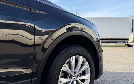 Volkswagen Tiguan II, 2018 год, 2 200 000 рублей, 18 фотография