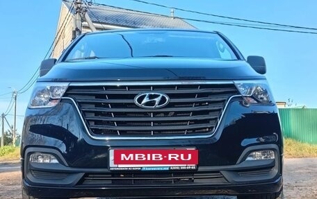 Hyundai Grand Starex Grand Starex I рестайлинг 2, 2020 год, 4 300 000 рублей, 4 фотография