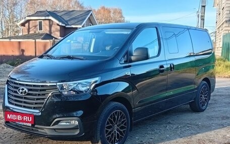 Hyundai Grand Starex Grand Starex I рестайлинг 2, 2020 год, 4 300 000 рублей, 11 фотография