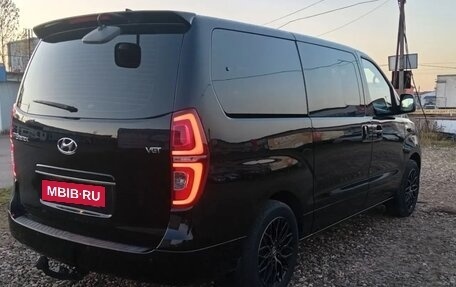 Hyundai Grand Starex Grand Starex I рестайлинг 2, 2020 год, 4 300 000 рублей, 17 фотография