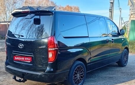 Hyundai Grand Starex Grand Starex I рестайлинг 2, 2020 год, 4 300 000 рублей, 18 фотография