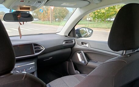 Peugeot 308 II, 2018 год, 1 300 000 рублей, 8 фотография