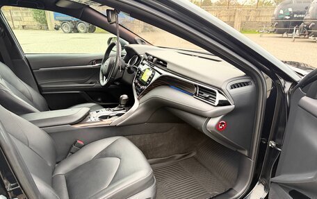 Toyota Camry, 2020 год, 2 395 000 рублей, 8 фотография