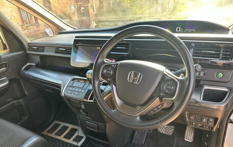 Honda Stepwgn IV рестайлинг, 2017 год, 2 300 000 рублей, 11 фотография