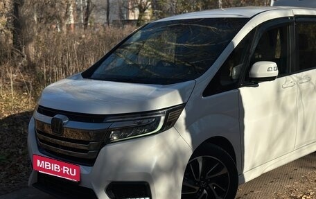 Honda Stepwgn IV рестайлинг, 2017 год, 2 300 000 рублей, 4 фотография