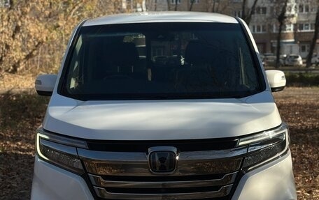 Honda Stepwgn IV рестайлинг, 2017 год, 2 300 000 рублей, 3 фотография
