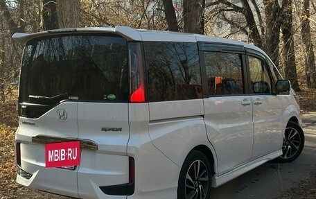 Honda Stepwgn IV рестайлинг, 2017 год, 2 300 000 рублей, 6 фотография