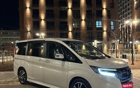 Honda Stepwgn IV рестайлинг, 2017 год, 2 300 000 рублей, 20 фотография