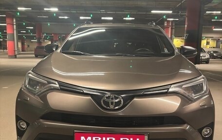 Toyota RAV4, 2019 год, 2 450 000 рублей, 2 фотография