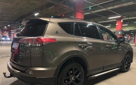 Toyota RAV4, 2019 год, 2 450 000 рублей, 4 фотография