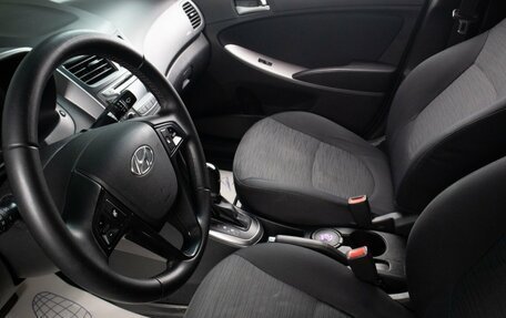 Hyundai Solaris II рестайлинг, 2015 год, 1 299 000 рублей, 17 фотография