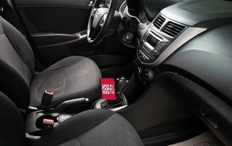 Hyundai Solaris II рестайлинг, 2015 год, 1 299 000 рублей, 19 фотография