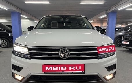 Volkswagen Tiguan II, 2020 год, 2 295 000 рублей, 2 фотография