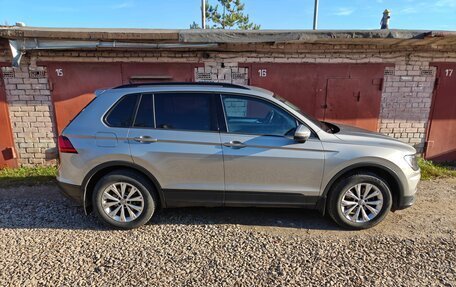 Volkswagen Tiguan II, 2020 год, 2 750 000 рублей, 2 фотография