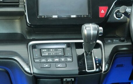 Honda Stepwgn IV рестайлинг, 2016 год, 1 799 000 рублей, 15 фотография
