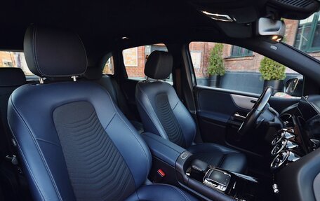 Mercedes-Benz B-Класс, 2019 год, 2 200 000 рублей, 2 фотография