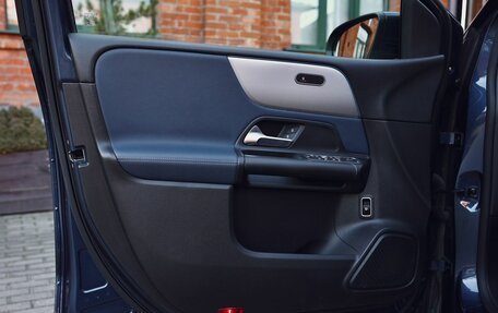 Mercedes-Benz B-Класс, 2019 год, 2 200 000 рублей, 13 фотография