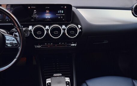 Mercedes-Benz B-Класс, 2019 год, 2 200 000 рублей, 24 фотография
