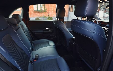 Mercedes-Benz B-Класс, 2019 год, 2 200 000 рублей, 38 фотография