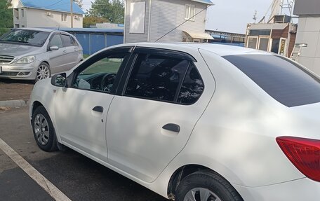 Renault Logan II, 2018 год, 560 000 рублей, 3 фотография