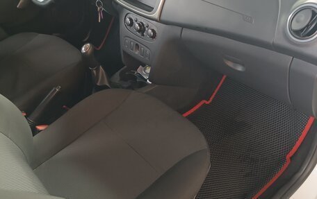 Renault Logan II, 2018 год, 560 000 рублей, 5 фотография