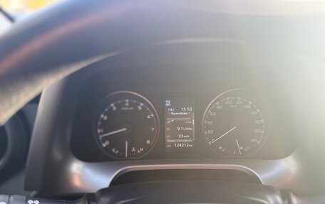 Toyota RAV4, 2016 год, 2 390 000 рублей, 15 фотография