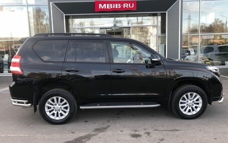 Toyota Land Cruiser Prado 150 рестайлинг, 2017 год, 4 050 000 рублей, 4 фотография