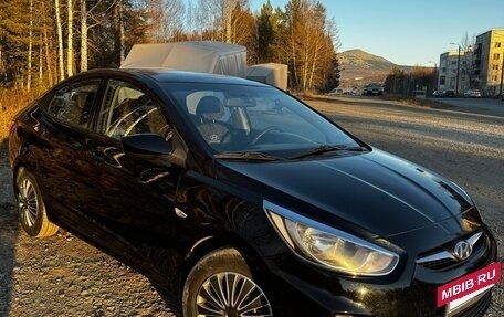 Hyundai Solaris II рестайлинг, 2013 год, 590 000 рублей, 2 фотография