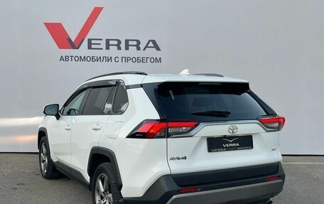 Toyota RAV4, 2019 год, 2 590 000 рублей, 7 фотография