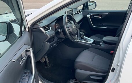 Toyota RAV4, 2019 год, 2 590 000 рублей, 8 фотография