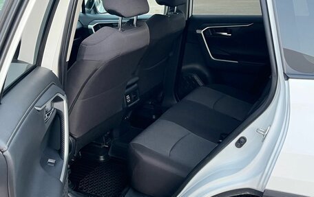 Toyota RAV4, 2019 год, 2 590 000 рублей, 18 фотография
