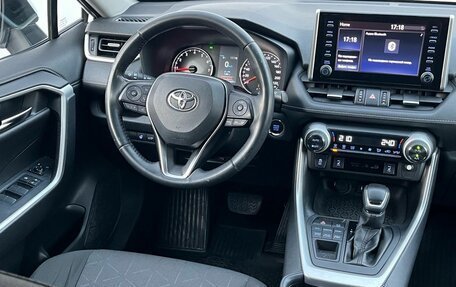Toyota RAV4, 2019 год, 2 590 000 рублей, 11 фотография