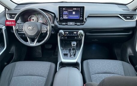 Toyota RAV4, 2019 год, 2 590 000 рублей, 17 фотография
