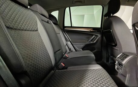 Volkswagen Tiguan II, 2016 год, 1 850 000 рублей, 16 фотография