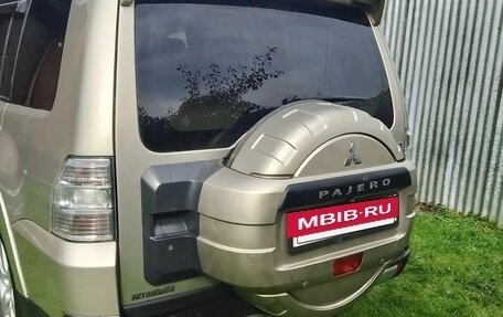 Mitsubishi Pajero IV рестайлинг 2, 2008 год, 1 270 000 рублей, 8 фотография