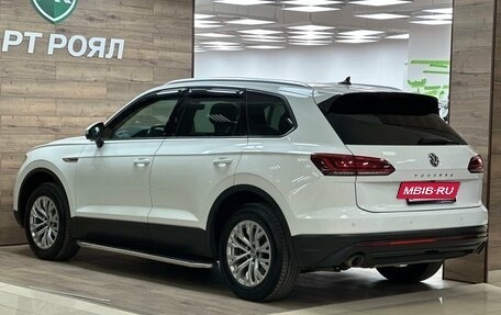 Volkswagen Touareg III, 2019 год, 3 570 000 рублей, 9 фотография