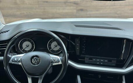 Volkswagen Touareg III, 2019 год, 3 570 000 рублей, 22 фотография