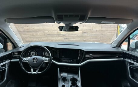 Volkswagen Touareg III, 2019 год, 3 570 000 рублей, 21 фотография