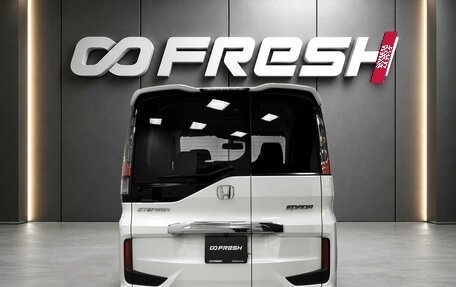 Honda Stepwgn IV рестайлинг, 2015 год, 1 898 000 рублей, 4 фотография